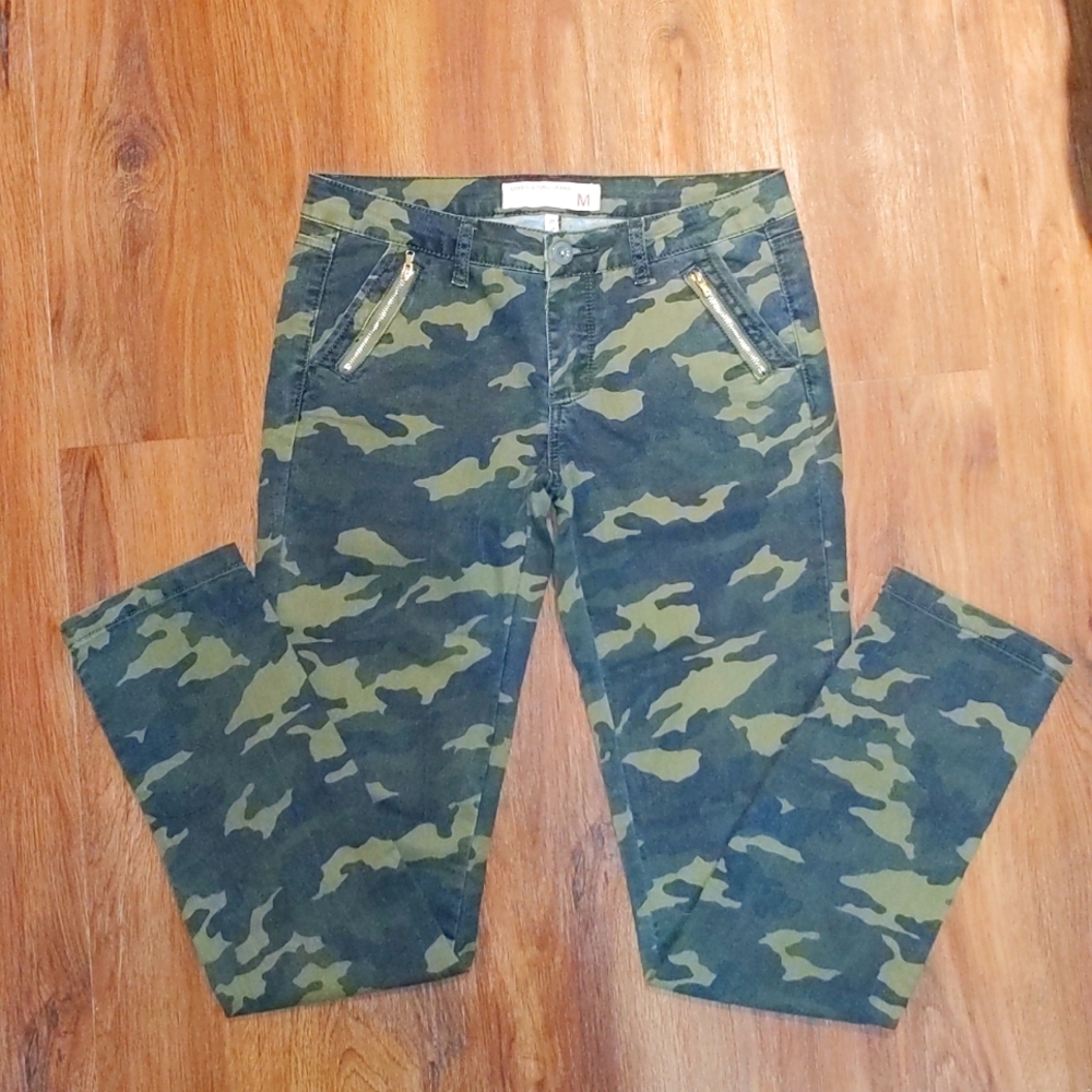 Love Culture/Jeans Camo Straight Leg Jeans